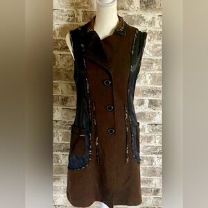 Canvasbacks Stylish Brown Sleeveless Coat. Button up. Vintage. Size XS.